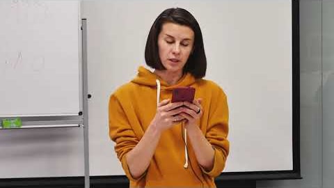 Читаю уривок книги в літературному клубі Любка Дереша